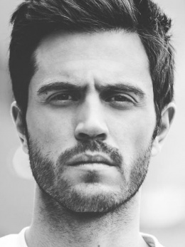 Photo de catalogue de Julien Hurteau